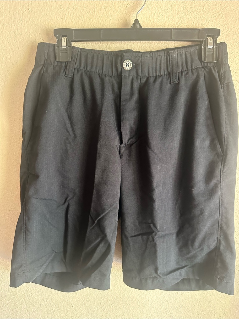 Under Armour Men's Black Flat-Front Athletic Shorts